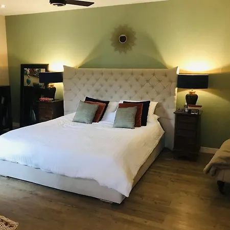 Peaceful 3 Bedroom With Infinity Pool Marbella וילה