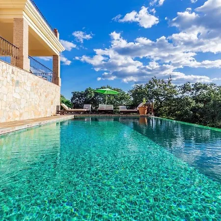 Peaceful 3 Bedroom With Infinity Pool Marbella וילה אסטפונה